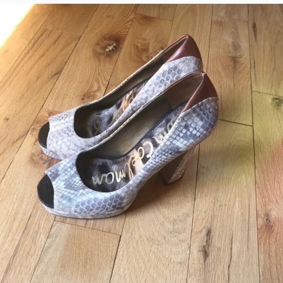 Super Cute Sam Edelman Snakeskin Heels - Picture 2 of 5